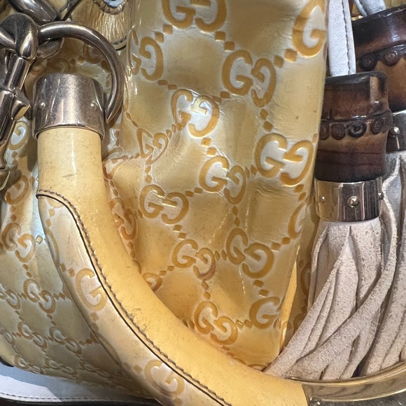 Gucci Yellow and White Patterned Shoulder Bag - Picture 2 of 9